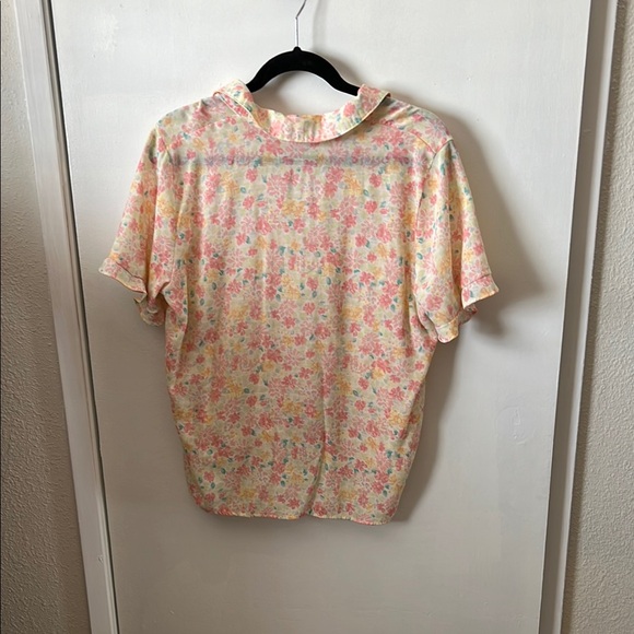LC Lauren Conrad Floral Button-Up Blouse size Large. NWOT - Picture 5 of 5